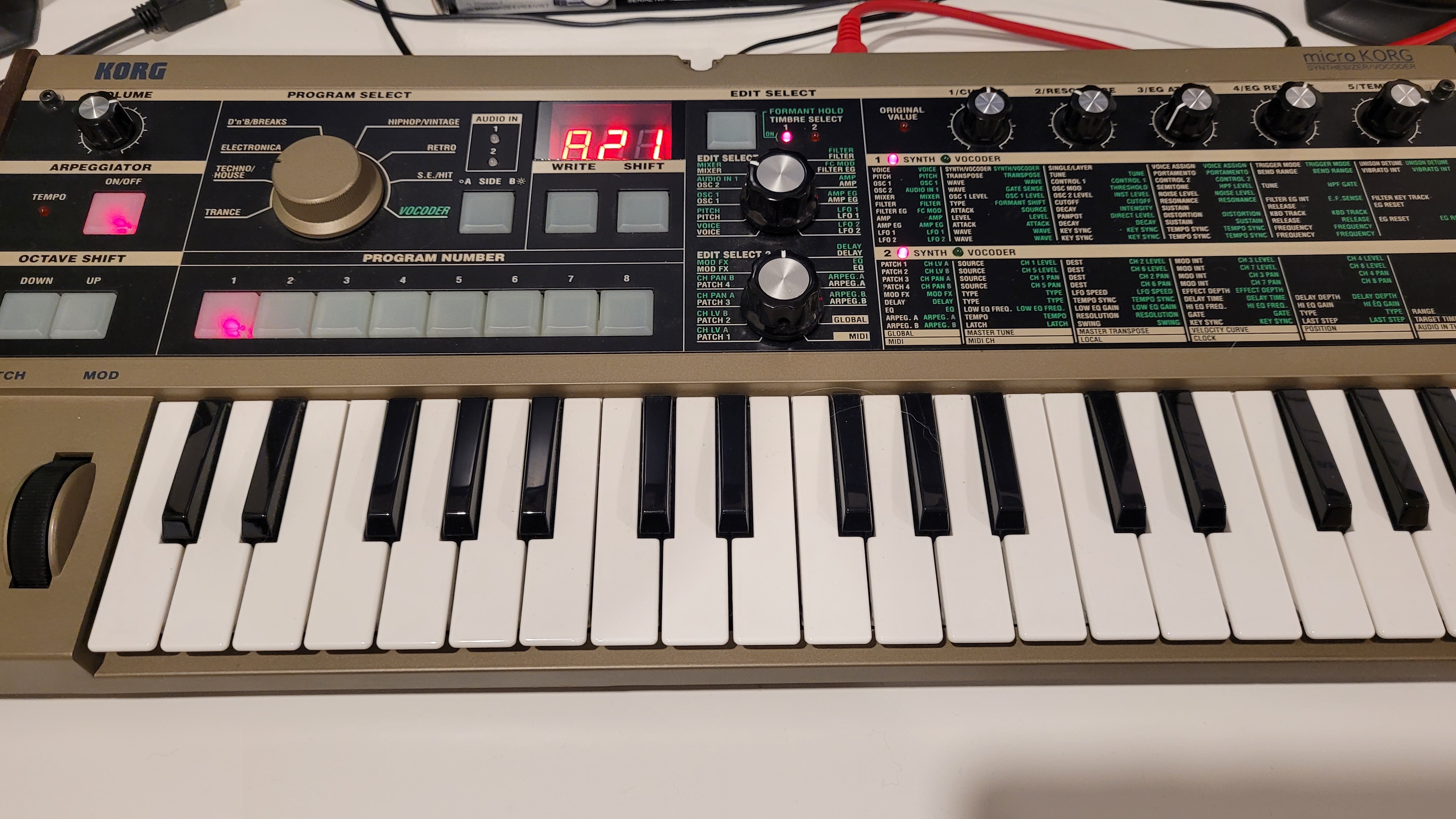 Korg microkorg synthesizer